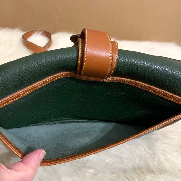 DOONEY & BOURKE Vintage All Weather Leather Green EQUESTRIAN Flap XBody R54 - Picture 4 of 16